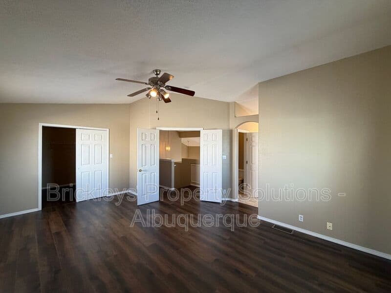 Albuquerque House: 10527 Brookline Pl NW