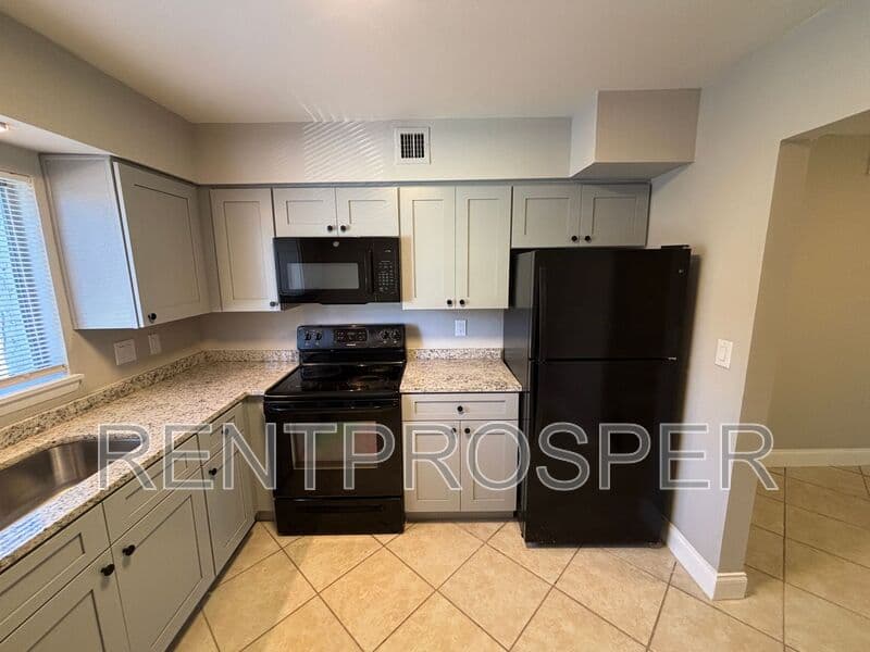 Orlando Condo: 4207 S. Semoran Blvd