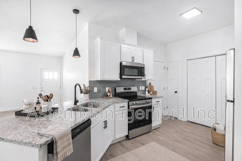 Perry Condo: 2141 Houston Lake Rd
