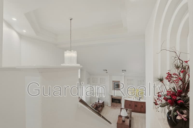 Henderson House: 1888 Woodhaven Dr