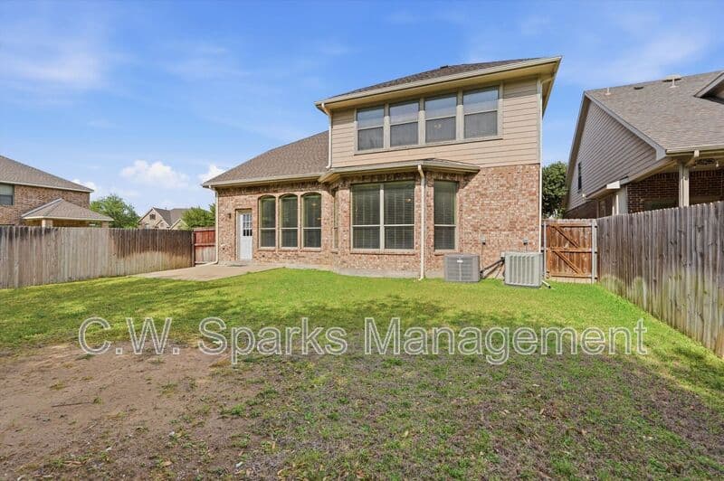 Dallas House: 6716 Prairie Flower Trail