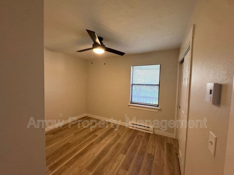 Tarkio House: 611 S 7th Street-24