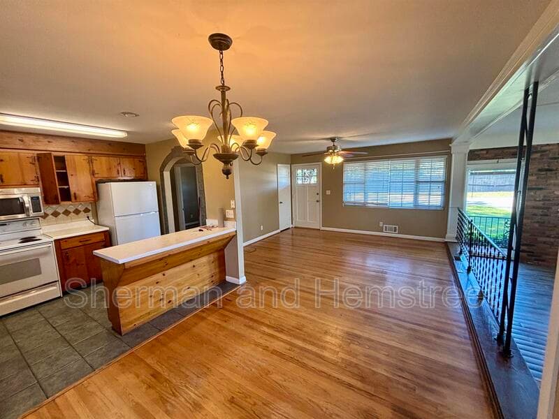 Augusta House: 119 Davant Road