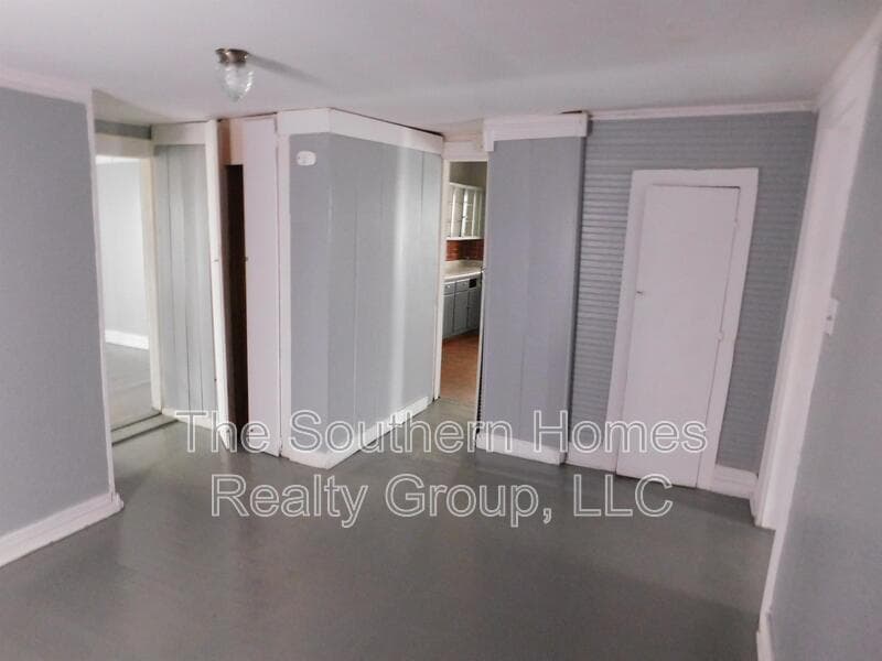 Sweetwater House: 1402 Broad Street
