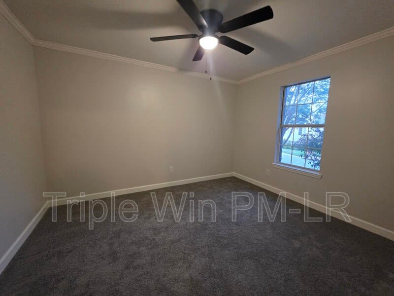 Little Rock House: 12512 Woodbury Dr