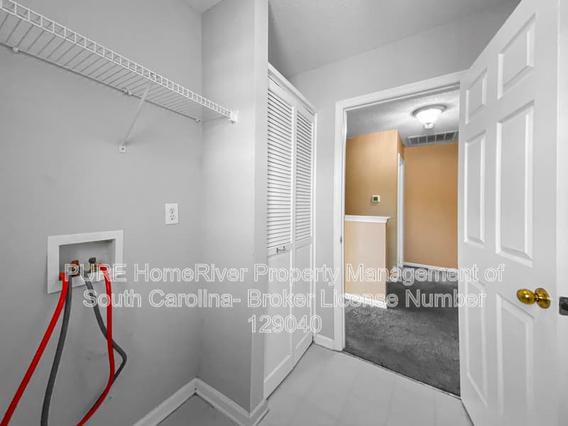 Goose Creek House: 109 Rockdale Ln