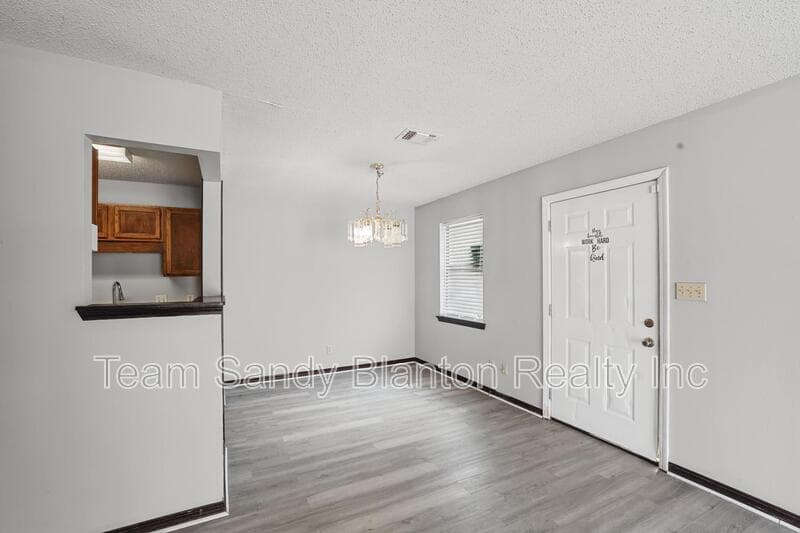 Pensacola House: 455 Stara Circle