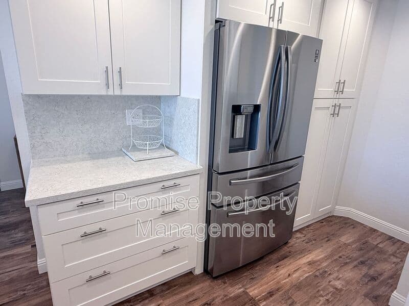 Oceanside Condo: 910 N Pacific Street
