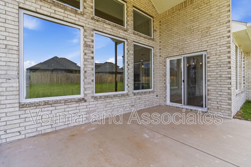 Centerton House: 1071 Whistler St