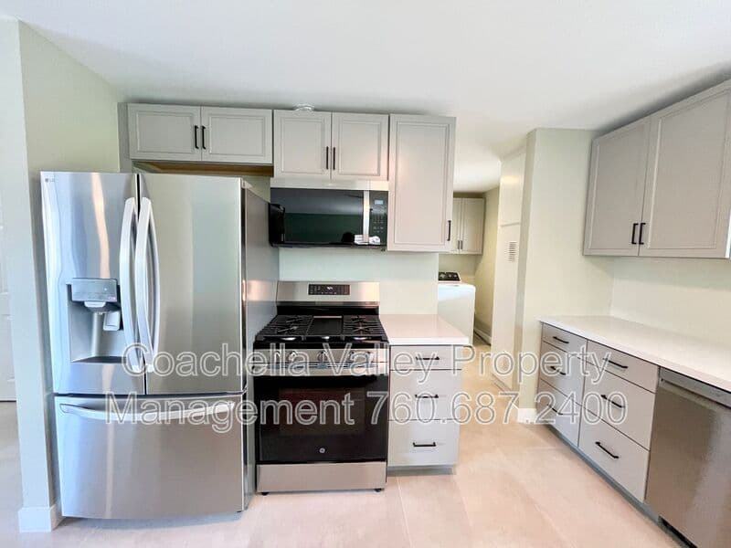 Palm Desert House: 76723 New York Ave