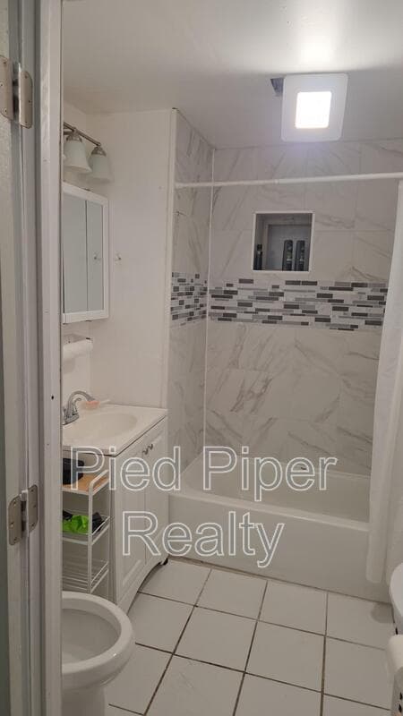 Chicago Condo: 5621 South Elizabeth Street - 1