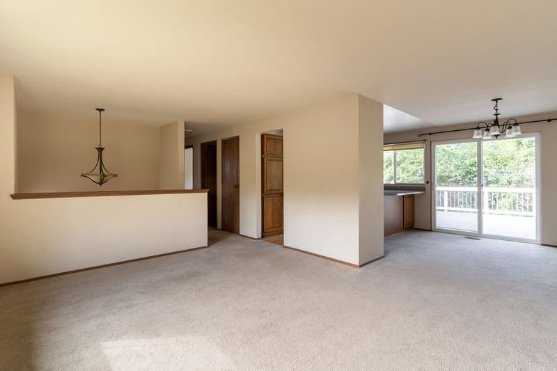 Lynnwood House: 4221 152nd PL SW