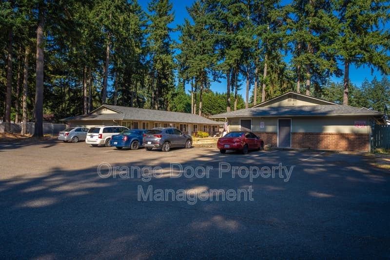 Puyallup Townhome: 12315 112th Avenue Court East