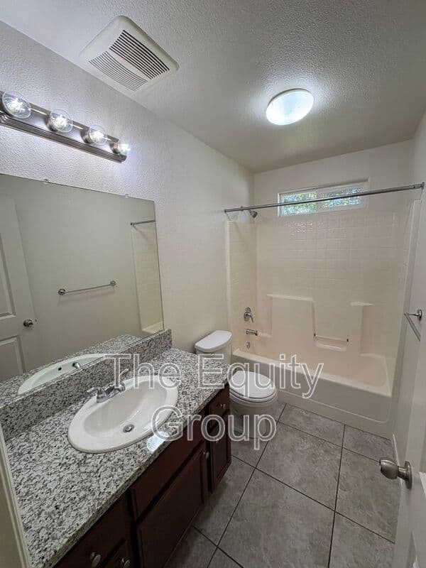Tulare House: 2314 Cape Canyon Avenue