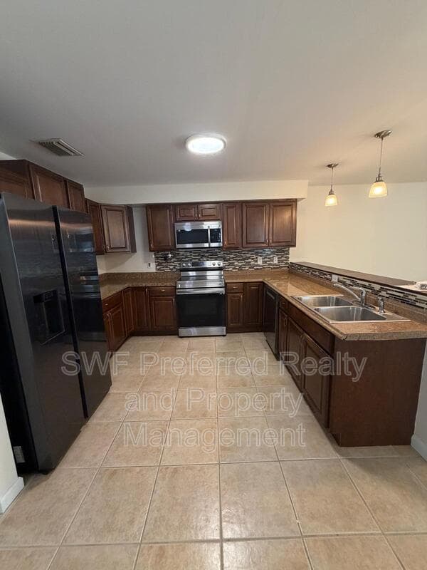 Cape Coral Condo: 1152 Southwest 47th Terrace