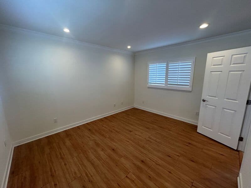 Pasadena House: 648 W Howard Street