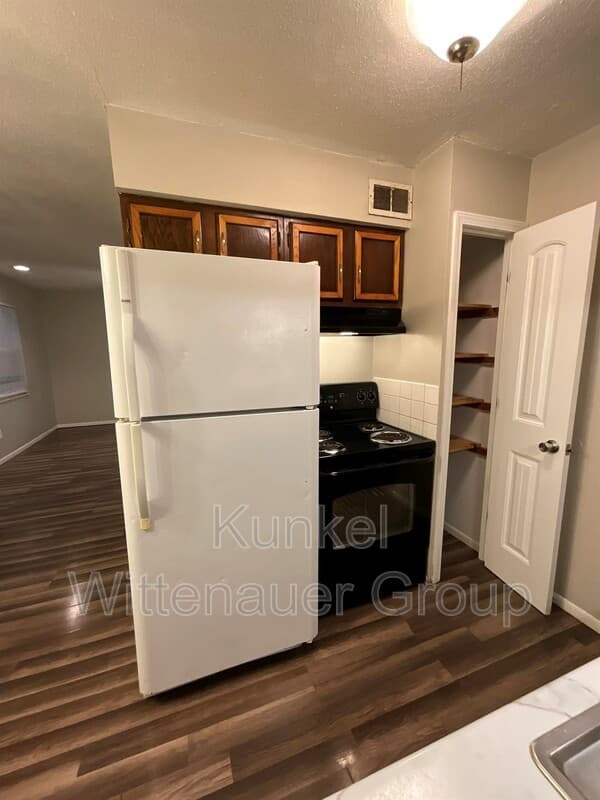 Swansea Condo: 1320-11 N 1st St