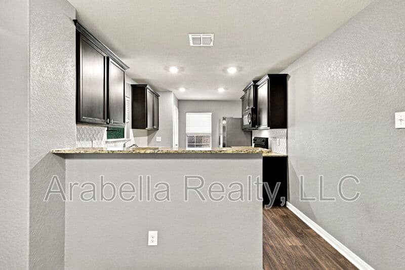 San Antonio House: 11641 Claudette St
