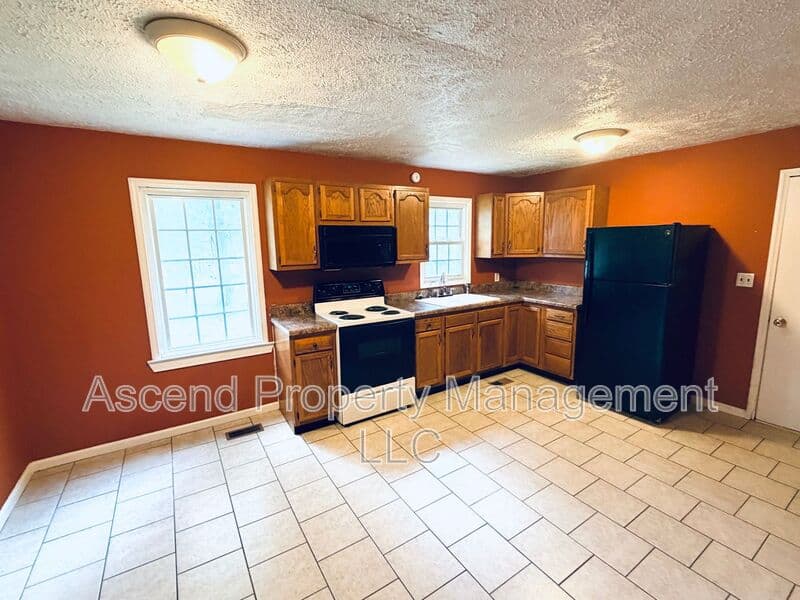 Chattanooga House: 1134 McDonald Dr