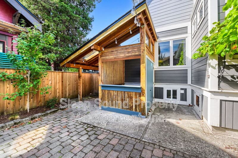 Portland House: 1912 NE 11th Ave