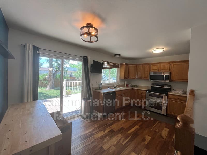 Westminster House: 9247 Holland St