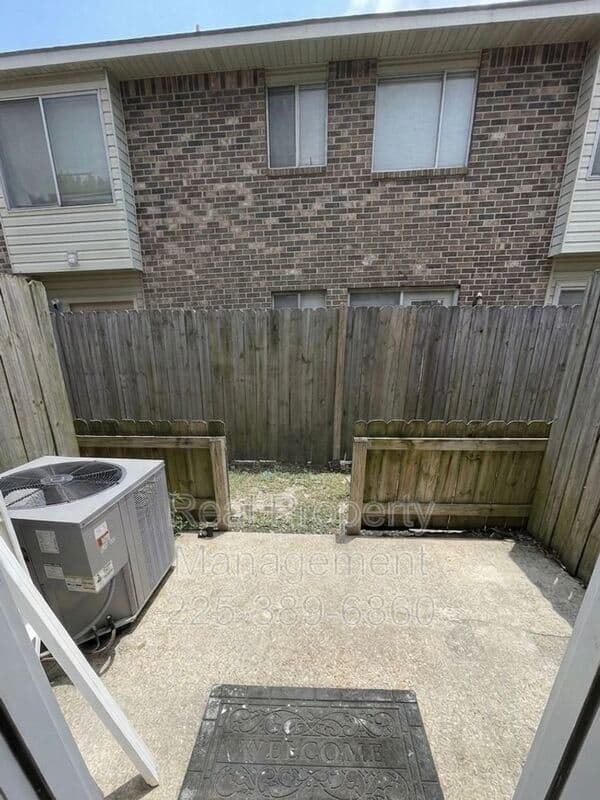 Baton Rouge Townhome: 14619 Forest Grove Ave.