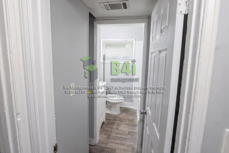 Macon House: 2460 Brevard Drive