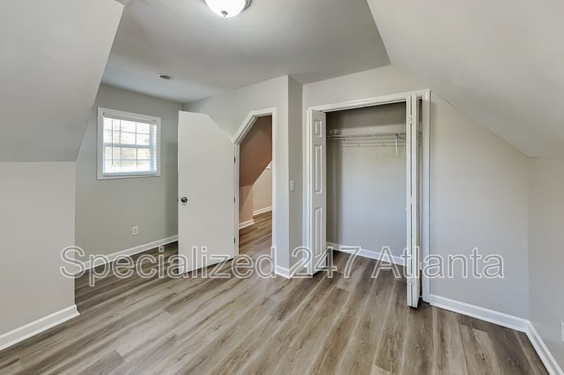 Atlanta House: 54 Hatcher Ave SW