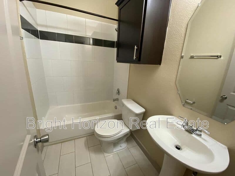 Hurst Condo: 3621 Valley Vista Drive