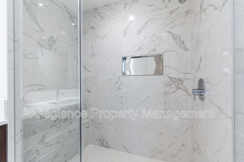 Mclean House: 1650 Silver Hill Dr