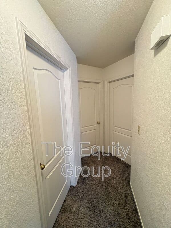 Visalia House: 323 South Citrus Court