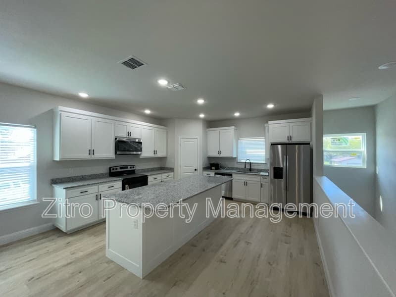 Fort Worth House: 4443 Wayside Ave