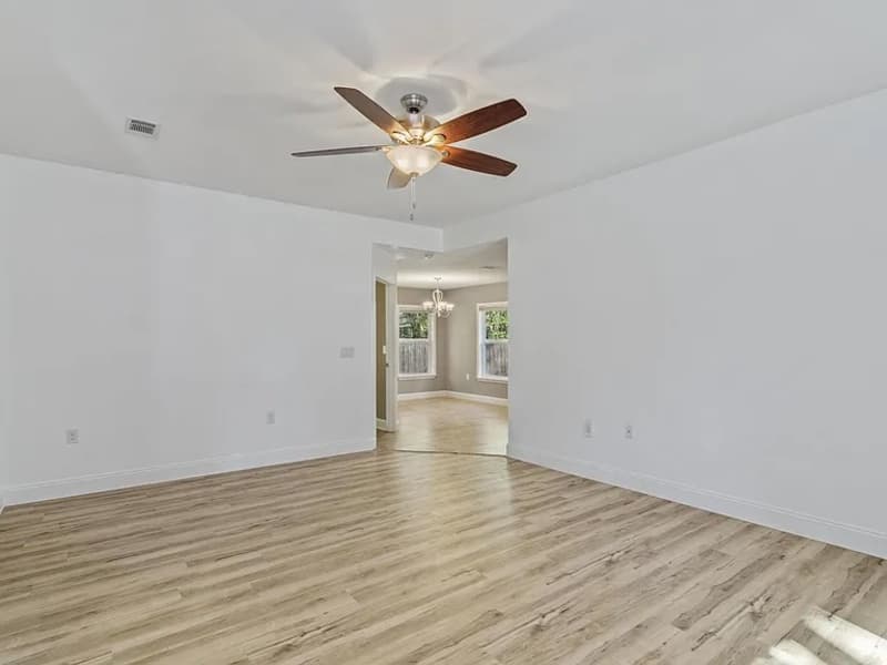 Crestview House: 407 East Field Avenue