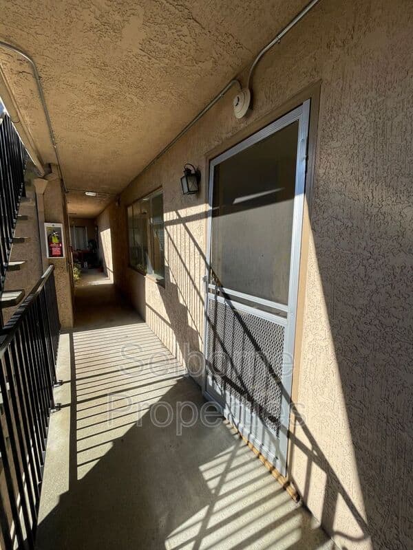 Oakland House: 2500 Ivy Dr.