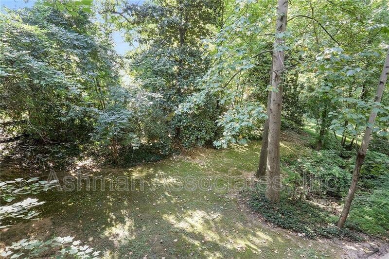 Atlanta House: 930 Manchester Place