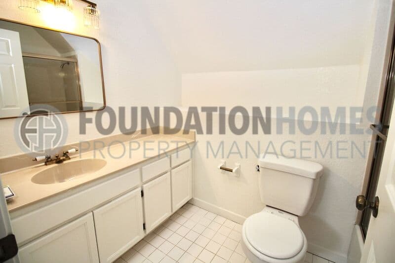 Mill Valley House: 813 Miller Ave