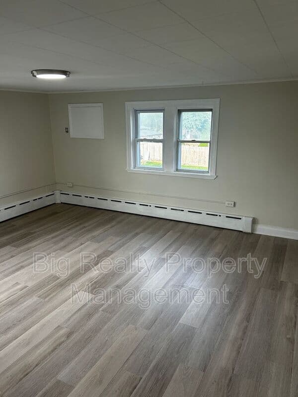 Stowe Condo: 513 Center St