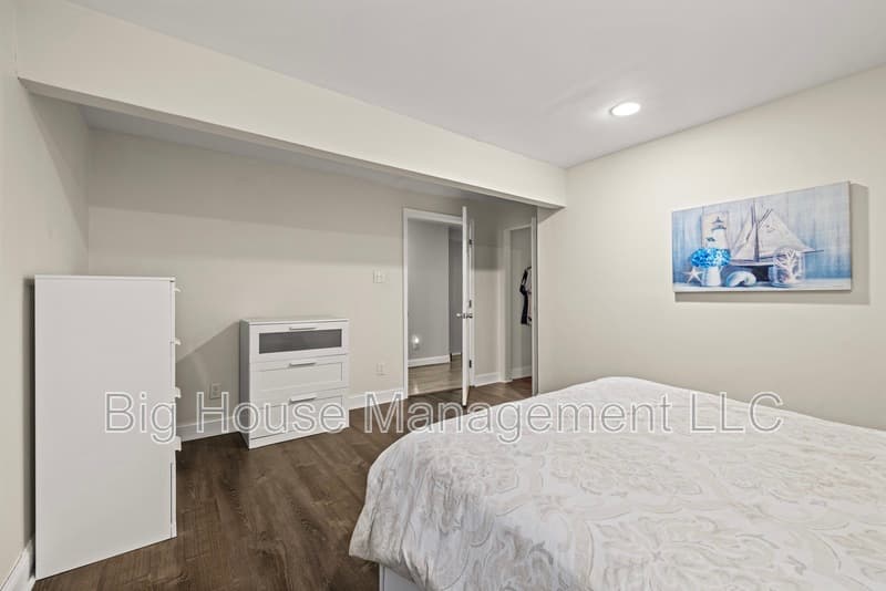 Sterling House: 47284 Grandview Pl
