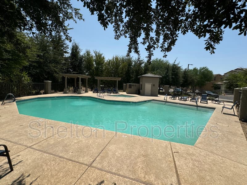 Goodyear House: 14873 W Ashland Ave
