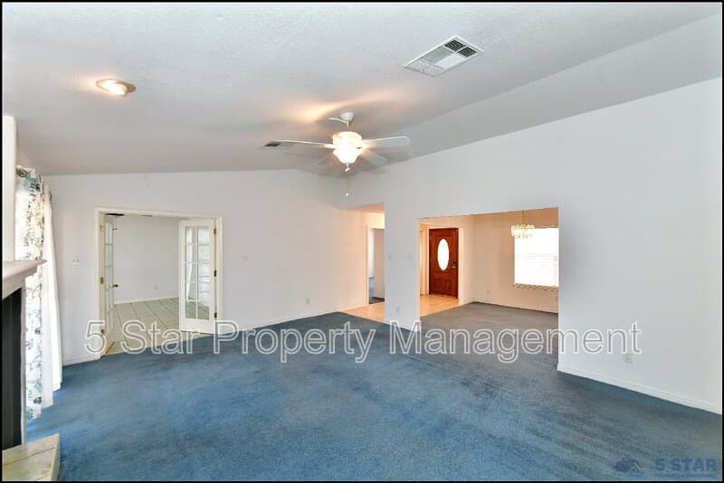 El Paso House: 14101 Koshare Ct