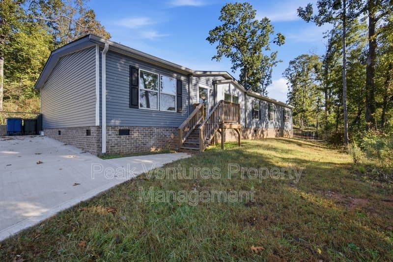 Rutherfordton House: 181 Youngs Dr