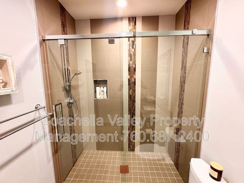 Rancho Mirage House: 21 Lake Shore Dr