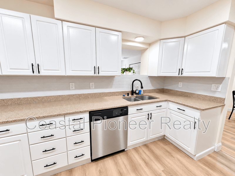 Spring Hill House: 4447 Keyes Ave