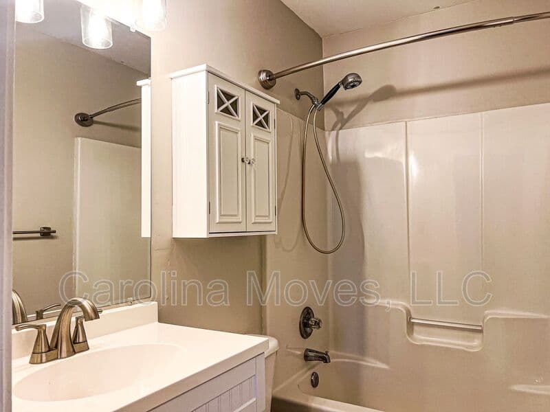 Greenville House: 7 Yakutata Drive