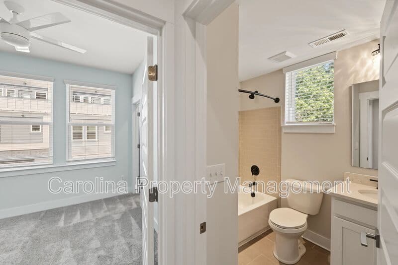 Charlotte House: 1245 Lomax Ave