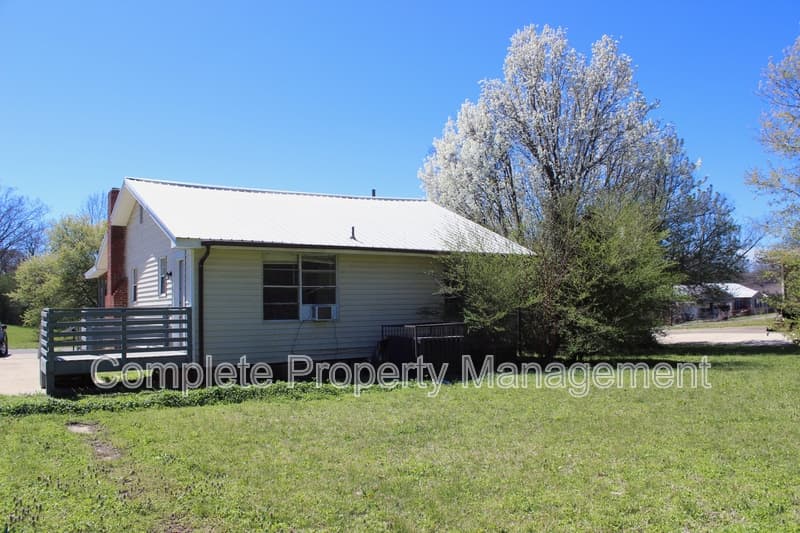 Birmingham House: 5320 Java Avenue