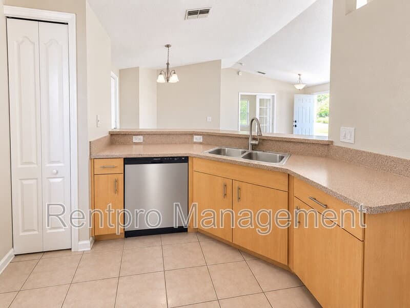 North Port House: 6184 Hollywood Ave
