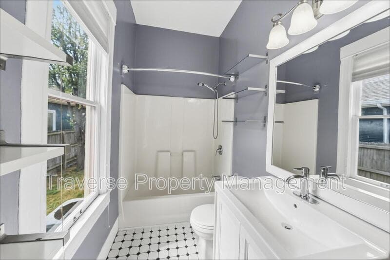 Fort Worth House: 1816 Washington Ave