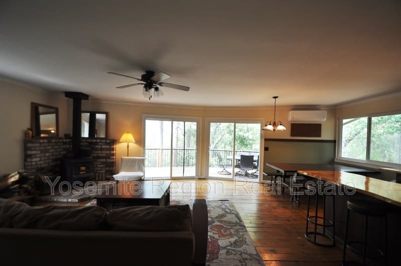 Groveland House: 20020 Bluebell Court