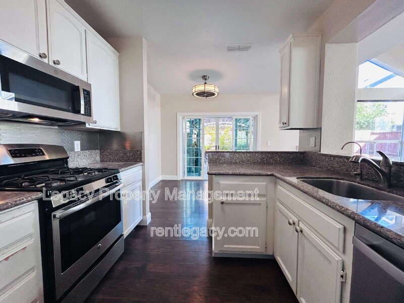 Suisun City House: 232 Redstone Cir